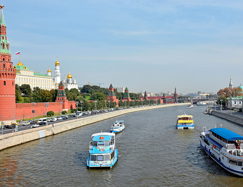 На теплоходе – по Москве-реке